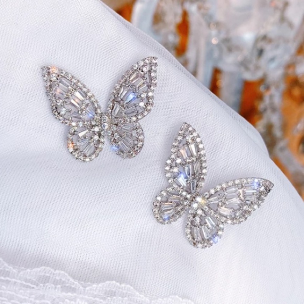 NEW 18K white gold plated butterfly earrings - Picture 3 of 5